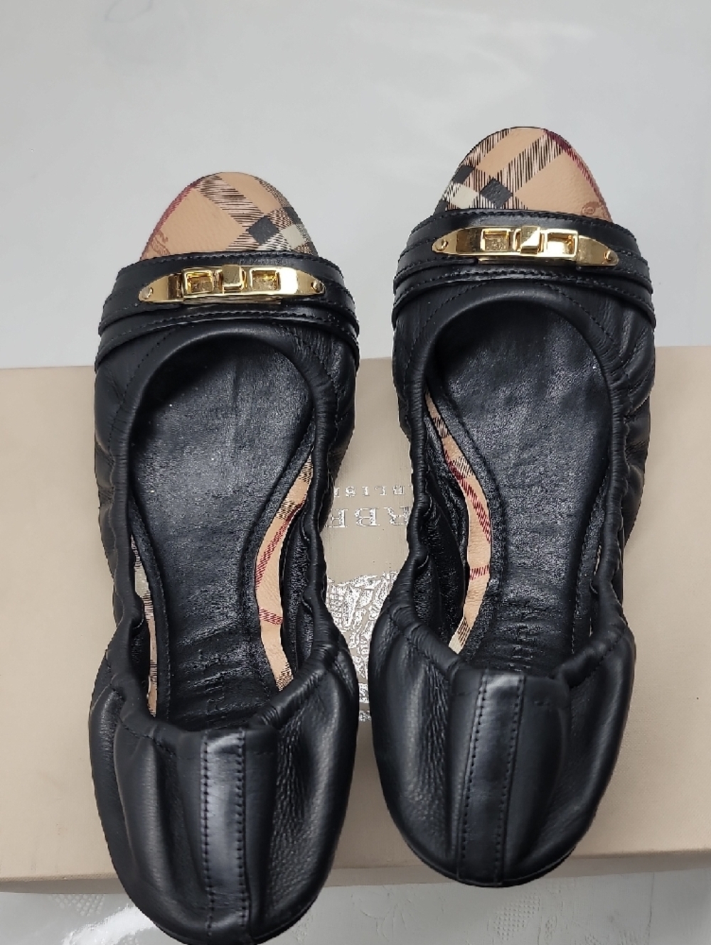 Burberry Black Leather Ballet Flats with Vintage Check Toe and Gold Accent - Picture 10 of 11